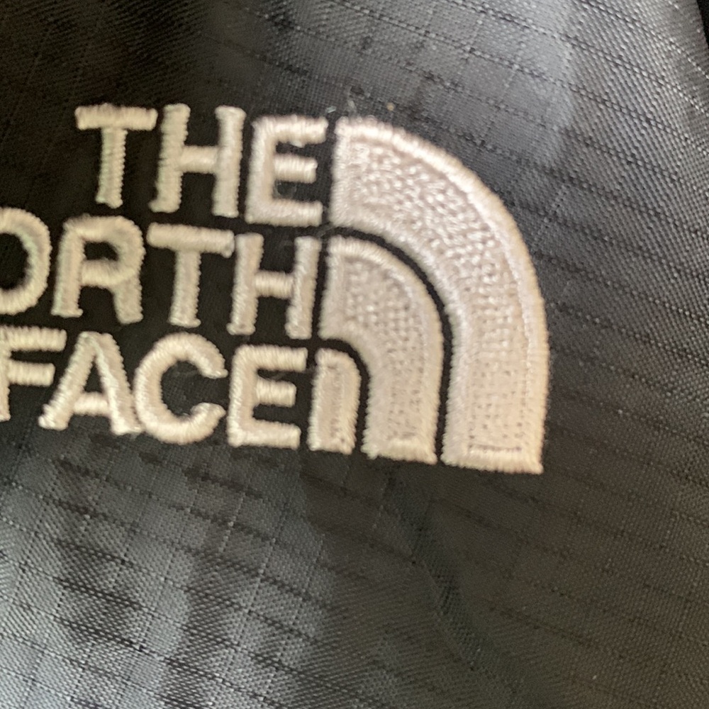 VGUC North Face girls black, size 10-12 coat with hood. - Picture 7 of 14